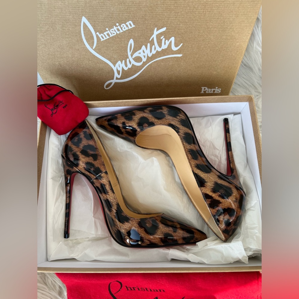 NEW Louboutin SO KATE size 6 Patent Glitter Leo